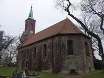 C�sitz, evangelische Dorfkirche, erbaut 1522, Kirchturm von 1882 (12.12.2024)