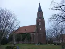 Quellendorf, evangelische St. Christopherus Kirche, erbaut im 13. Jahrhundert, Kirchturm von 1863 (12.12.2024)