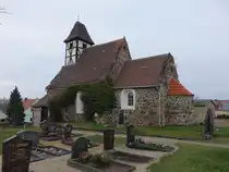 Benndorf, evangelische Kirche, erbaut im 13. Jahrhundert, Dachreiter von 1662 (13.12.2024)