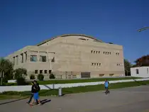 Thessaloniki, K�nigliches Theater, erbaut bis 1940 durch den Architekten Konstantinos Doxiadis, Neubau ab 1996 durch die Architekten K. Kouroussopoulos und N. Scholidis (02.05.2014)