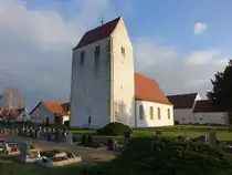Lo�wig, evangelische Kirche, verputzer Bruchsteinbau, erbaut im 13. Jahrhundert, Umbau des Langschiffs im 17. Jahrhundert (17.12.2024)