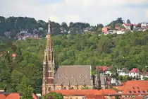 Die Esslinger Frauenkirche am 04.05.2024. Im Hintergrund ist der Ortsteil Sulzgries zu sehen.