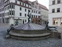 Torgau, Brunnen Narren und Musikanten am Marktplatz (17.12.2024)