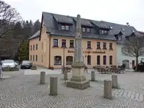 Bad Gottleuba, Kurs�chsische Postdistanzs�ule am Marktplatz (29.03.2025)