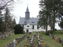 Dittersdorf, evangelische Kirche, erbaut im 13. Jahrhundert, erweitert im 16. und 17. Jahrhundert (29.03.2025)