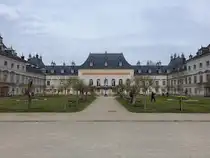 Pillnitz, Schlo�museum im neuen Palais, erbaut von 1819 bis 1826 (30.03.2025)