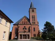 Sandersdorf, kath. Pfarrkirche St. Marien, erbaut 1906 (12.04.2025)