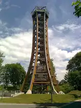 Der 43m hohe h�lzerne Saaleturm bei Burgk am 08.06.2022