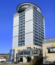 Suhl, 4-Sterne City Hotel, Ende 1970 als Wohnhaus gebaut, nach der Wende zum Hotel umgebaut, 1998 er�ffnet, mit 80m h�chstes Geb�ude der Stadt, April 2025