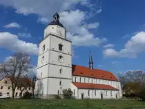 Barby, evangelische St. Marien Kirche, erbaut im 13. Jahrhundert, Westturm erbaut ab 1505 (14.04.2025)