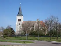 Pl�tzkau, evangelische St. Georg Kirche, erbaut 1887 (14.04.2025)