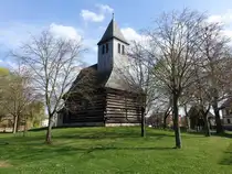 Schrotholzkirche Wespen, die aus Holzst�mmen in Blockbauweise auf rechteckigem Grundriss errichtete Kirche entstand 1687 (14.04.2025)