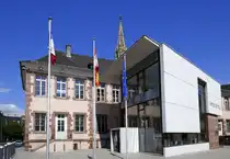 Thann, das Rathaus der ca. 8000 Einwohner z�hlenden Stadt im Elsa�, am Rand der S�dvogesen, Mai 2025