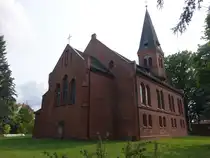 Gro� Luja, evangelische Kirche, erbaut von 1898 bis 1899, neugotische Saalkirche aus Backstein (08.06.2025)
