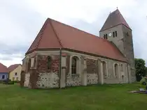 Go�mar, sp�tgotische evangelische Kirche, erbaut im 15. Jahrhundert, Saalbau aus Feldsteinen (09.06.2025)