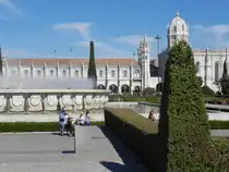 Die Pra�a do Imp�rio, zu Deutsch „Reichsplatz“, entstand anl�sslich der  Ausstellung der Portugiesischen Welt  (1940), mit der der 800 Jahre zuvor erreichten Unabh�ngigkeit Portugals und der Wiederherstellung der Unabh�ngigkeit vor 300 Jahren gedacht wurde. Besucht am 12.05.2016.