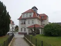 Radeburg, Rathaus in der Heinrich Zille Stra�e (10.06.2025)