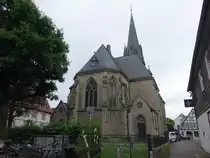 Detmold, evangelische Martin Luther Kirche in der Sch�lerstra�e, erbaut von 1897 bis 1898 in neugotischem Stil  (15.06.2025)