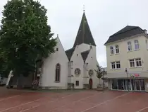 Lage, evangelische Marktkirche St. Johann, erbaut im 10. Jahrhundert, im 15. Jahrhundert Umbau zur sp�tgotischen Hallenkirche (15.06.2025)