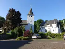 Hagen, Pfarrkirche St. Nikolaus, dreijochige Hallenkirche, erbaut im 14. Jahrhundert (19.06.2025)