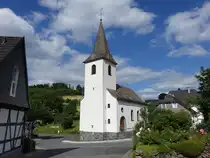 Helmerighausen, Pfarrkirche St. Hubertus, erbaut im 15. Jahrhundert (19.06.2025)
