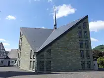 Wehrstapel, Pfarrkirche Hl. Familie, erbaut von 1973 bis 1974 (19.06.2025)