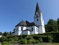 Kirchrarbach, Pfarrkirche St. Lambertus, Kirchturm und Chor 14. Jahrhundert, Langhaus erbaut 1912 (20.06.2025)