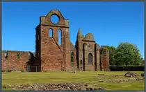 Die Arbroath Abbey stammt aus dem 12. Jahrhundert. Sie wurde im Zusammenhang mit der schottischen Unabh�ngigkeitserkl�rung von 1320 ber�hmt. Mit der Reformation im 16. Jahrhundert wurde sie aufgegeben. Zu sehen sind die Reste des Querschiffs. (Arbroath, 16.05.2025)