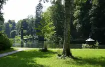 Donaueschingen, Blick �ber den Schlo�weiher im Schlo�park, Aug.2025