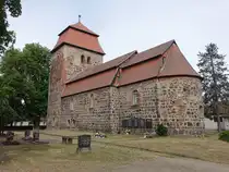 Deetz, evangelische Kirche, Feldsteinkirche aus dem 12. Jahrhundert (05.07.2025)