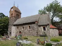 Klepps, evangelische Kirche, sp�tromanischer Feldsteinbau (05.07.2025)