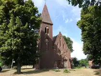 Rottstock, evangelische Kirche, erbaut 1900 als schlichter Backsteinbau durch den G�rzker Maurermeister Gommert (05.07.2025)