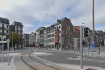 Blick von der Haltestelle La Batte durch die Rue du Cit� zur Rue Leopold in L�ttich. 09.2025