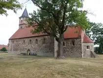 Grabow, evangelische St. Jacobi Kirche, sp�tromanischer Feldsteinbau, erbaut im 13. Jahrhundert (06.07.2025)
