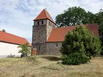 G�tter, evangelische Kirche, romanische Feldsteinkirche aus dem 12. Jahrhundert (06.07.2025)