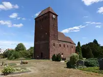 Melkow, evangelische Kirche, romanische Backsteinkirche, erbaut 1202 (06.07.2025)