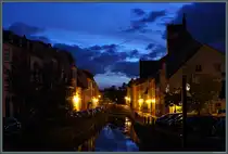 Der Abend d�mmert �ber dem M�hlenbach in Wismar. Rechts ist die St. Nikolai-Kirche zu sehen. (25.08.2025)