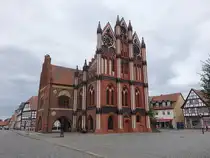 Tangerm�nde, historisches Rathaus am Markt, erbaut 1430 (09.07.2025)
