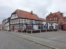 Tangerm�nde, Fachwerkh�user am Marktplatz (09.07.2025)