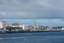 Blick vom Yachthafen nach Warnem�nde am 16. Oktober 2025 bei Bew�lkung.