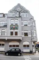 Die nordschleswigsche Stadt S�nderborg ist reich an Jugendstil aus der deutschen Zeit der Stadt vor 1920. Damals hie� die Stadt Sonderburg.Hier ist es die Adresse Helgolandsgade 39.
Aufnahme: 31. Oktober 2025.