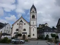 Gem�nden, Pfarrkirche St. Peter und Paul, erbaut 1899 durch den Architekten Lambert von Fisenne (28.07.2025)