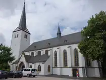 Kastellaun, evangelische Kirche am Kirchplatz, erbaut im 14. Jahrhundert (28.07.2025)