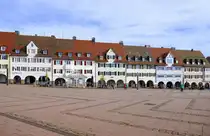 Freudenstadt, Deutschlands gr��ter Marktplatz ist umgeben von solchen Arkadenh�usern, Nov.2025