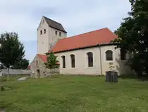 Ochtmersleben, evangelische St. Petri Kirche, erbaut im 13. Jahrhundert (09.08.2025)