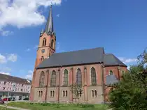 Wolmirstedt, evangelische St. Katharinen Kirche, erbaut von 1876 bis 1877 (10.08.2025)