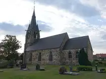 Berkau, evangelische Kirche, romanischer Feldsteinbau aus dem 13. Jahrhundert (12.08.2025)