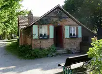 Ungersheim, ECO-Museum, kleines Arbeiterhaus von 1878 aus Monswiller/Nordvogesen, 1994 abgebaut und anschlie�end im Museum errichtet, Mai 2025