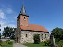 Klein M�ringen, evangelische Christuskirche, Feldsteinbau aus dem 13. Jahrhundert, Kirchturm erbaut 1711 (12.08.2025)