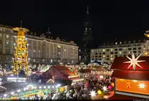 590. Dresdner Striezelmarkt auf dem Altmarkt in Dresden, mit Pyramide, Kreuzkirche und nat�rlich Menschengedr�nge.

🕓 22.12.2024 | 18:07 Uhr